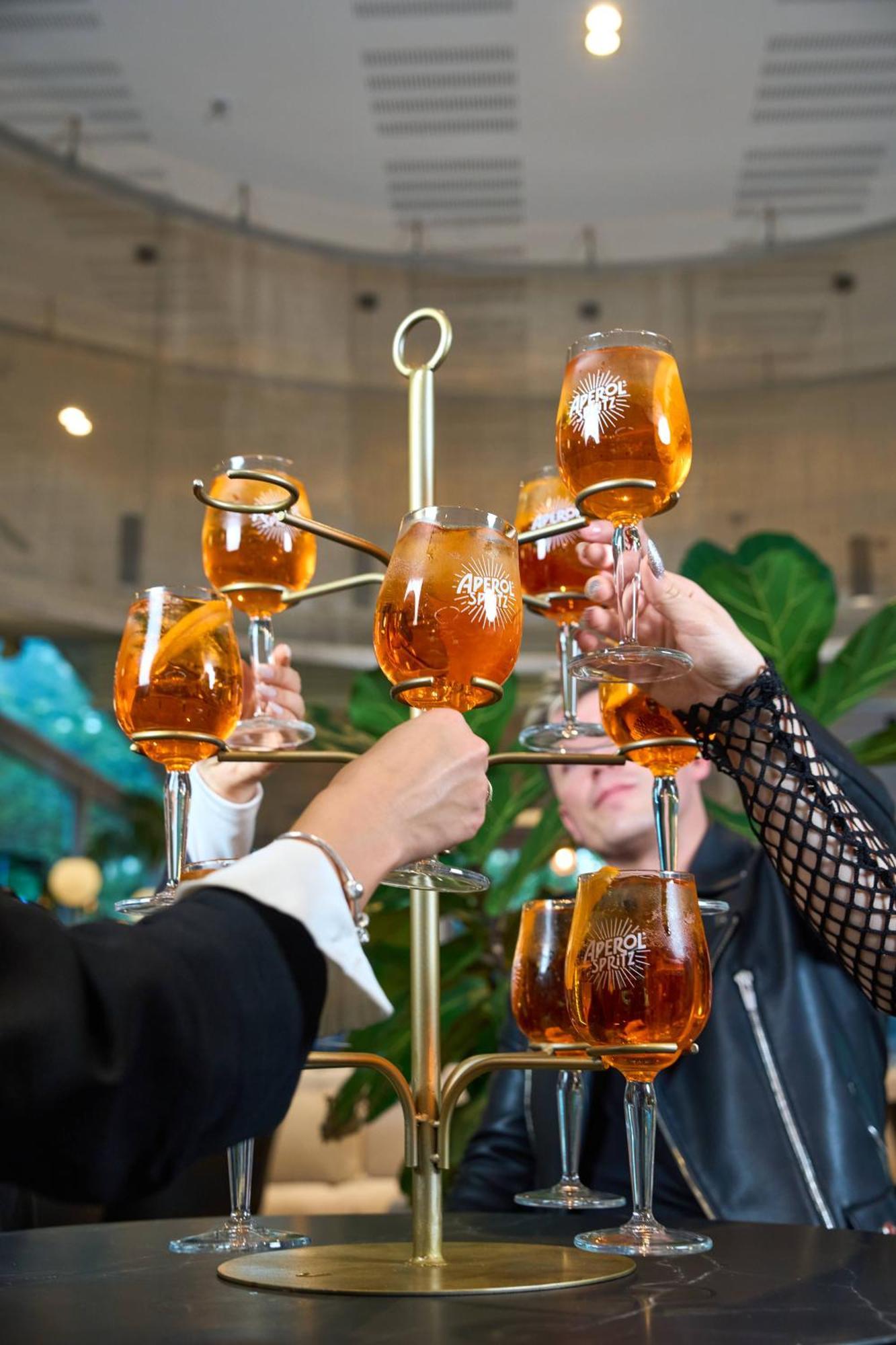 Pullman Santiago Vitacura Ngoại thất bức ảnh A glass of Prosecco DOC