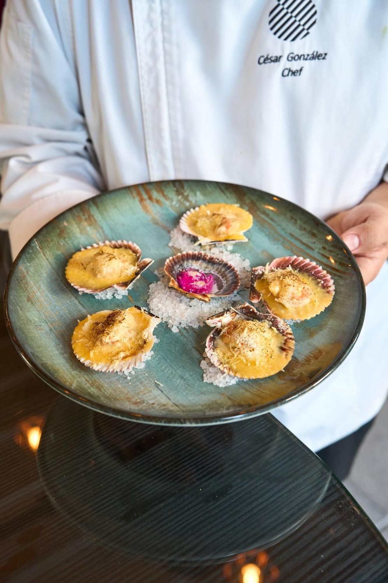 Pullman Santiago Vitacura Ngoại thất bức ảnh A plate of cooked scallops