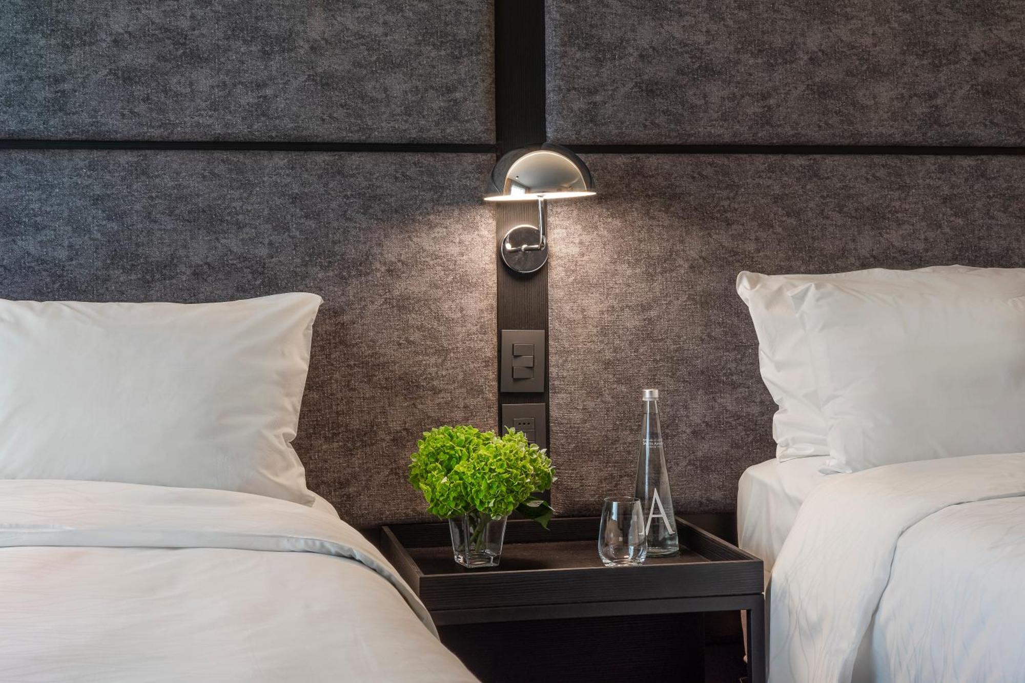 Pullman Santiago Vitacura Ngoại thất bức ảnh A wall-mounted light