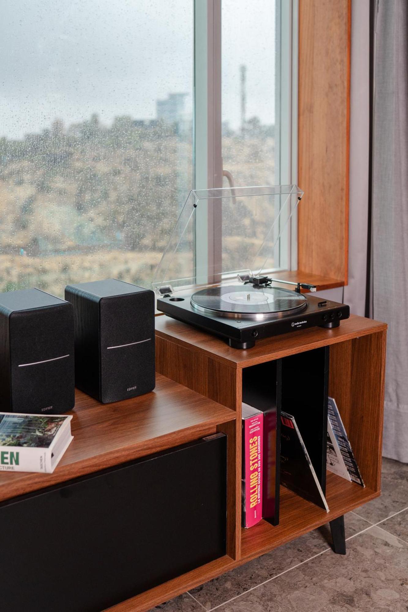 Pullman Santiago Vitacura Ngoại thất bức ảnh A record player