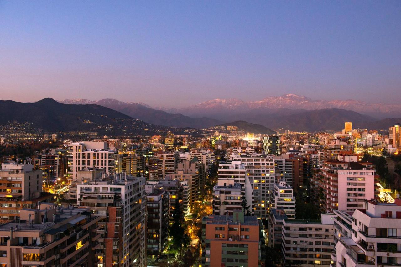 Pullman Santiago Vitacura Ngoại thất bức ảnh Santiago skyline